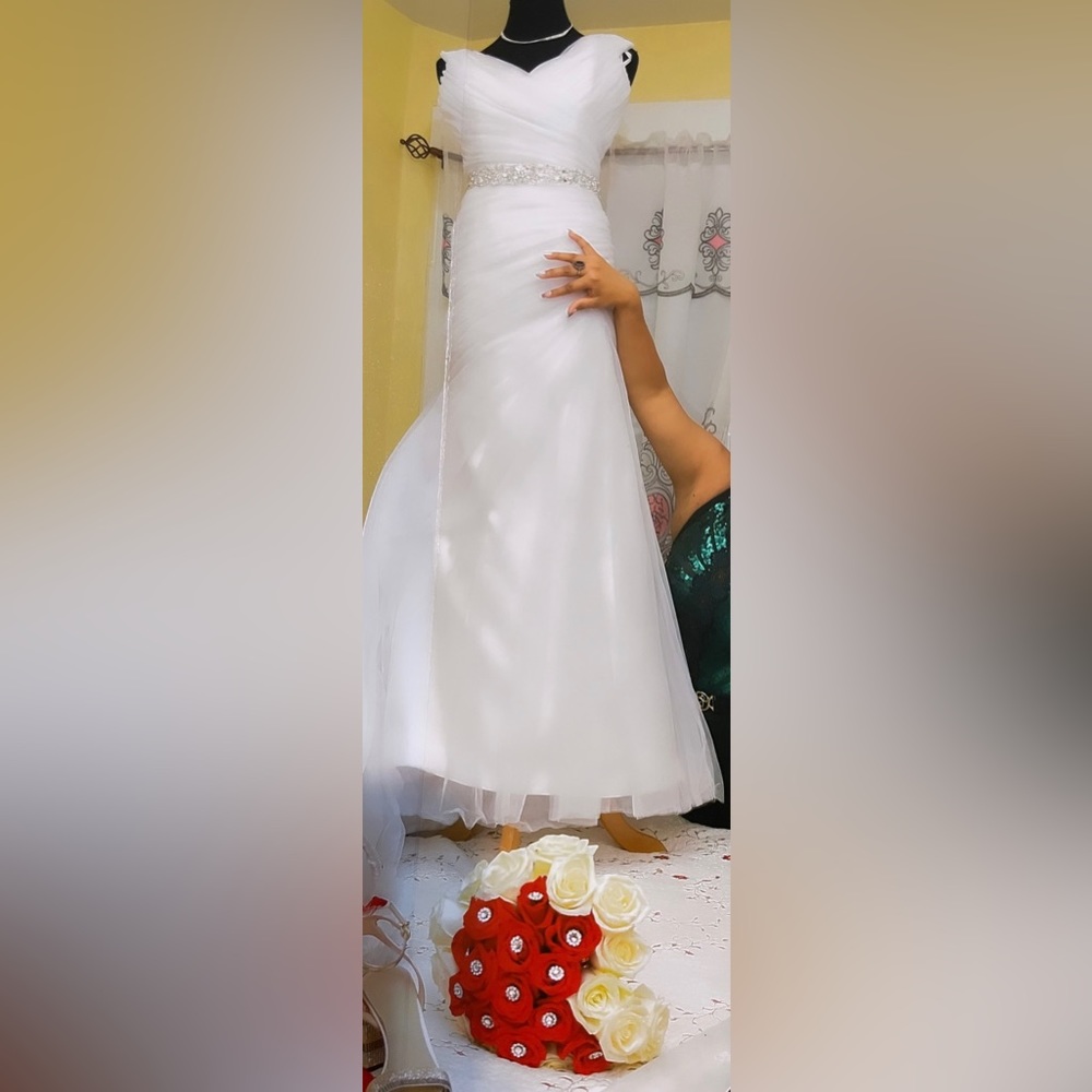 Wedding dress with veil & gloves